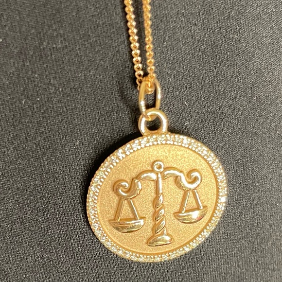 Ring Concierge Zodiac Medallion Necklace Libra 14k Rose Gold - Picture 11 of 13